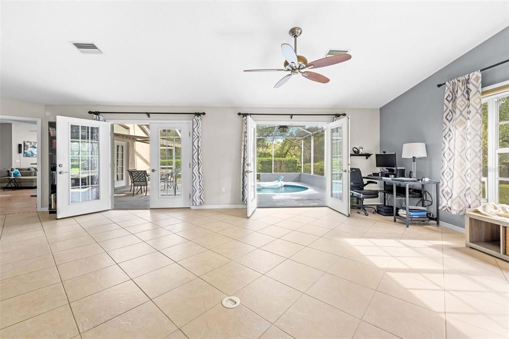 For Sale: $399,999 (3 beds, 2 baths, 2376 Square Feet)