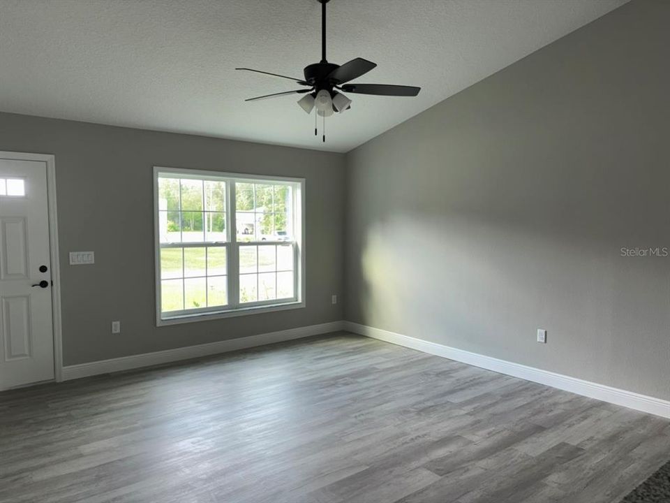 En Venta: $239,900 (3 camas, 2 baños, 1405 Pies cuadrados)