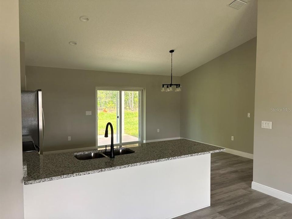 En Venta: $239,900 (3 camas, 2 baños, 1405 Pies cuadrados)