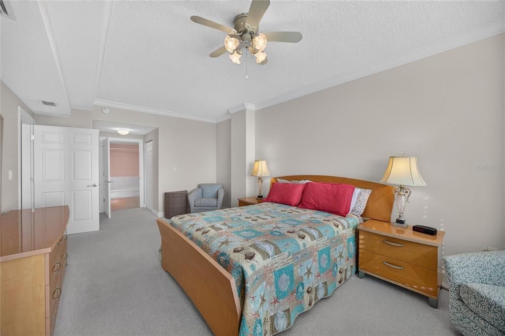For Sale: $545,000 (3 beds, 2 baths, 1640 Square Feet)