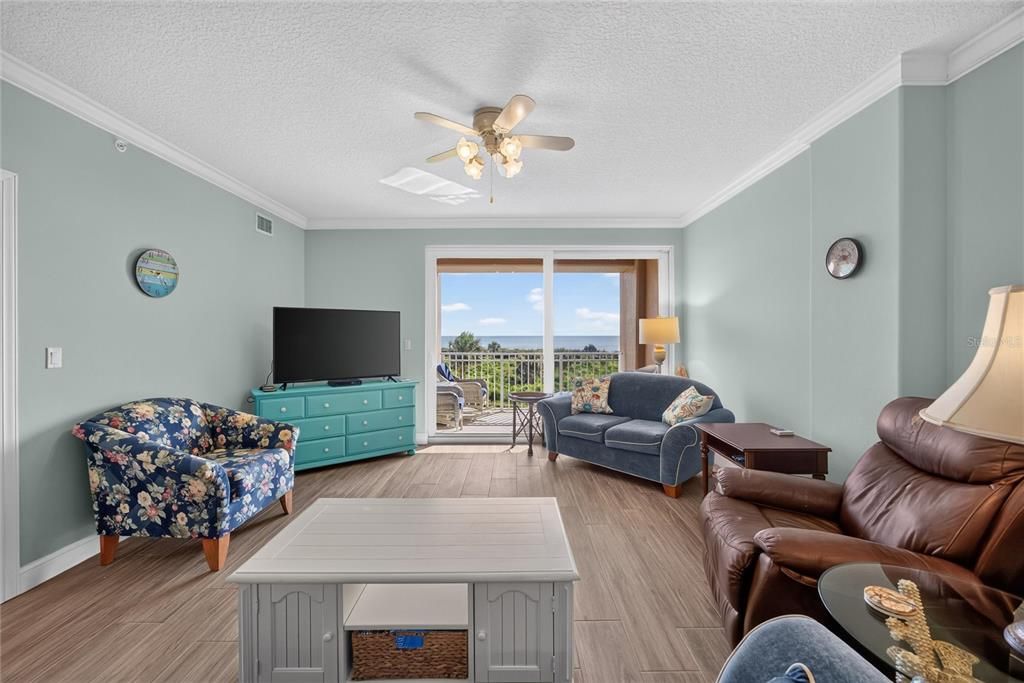 For Sale: $545,000 (3 beds, 2 baths, 1640 Square Feet)