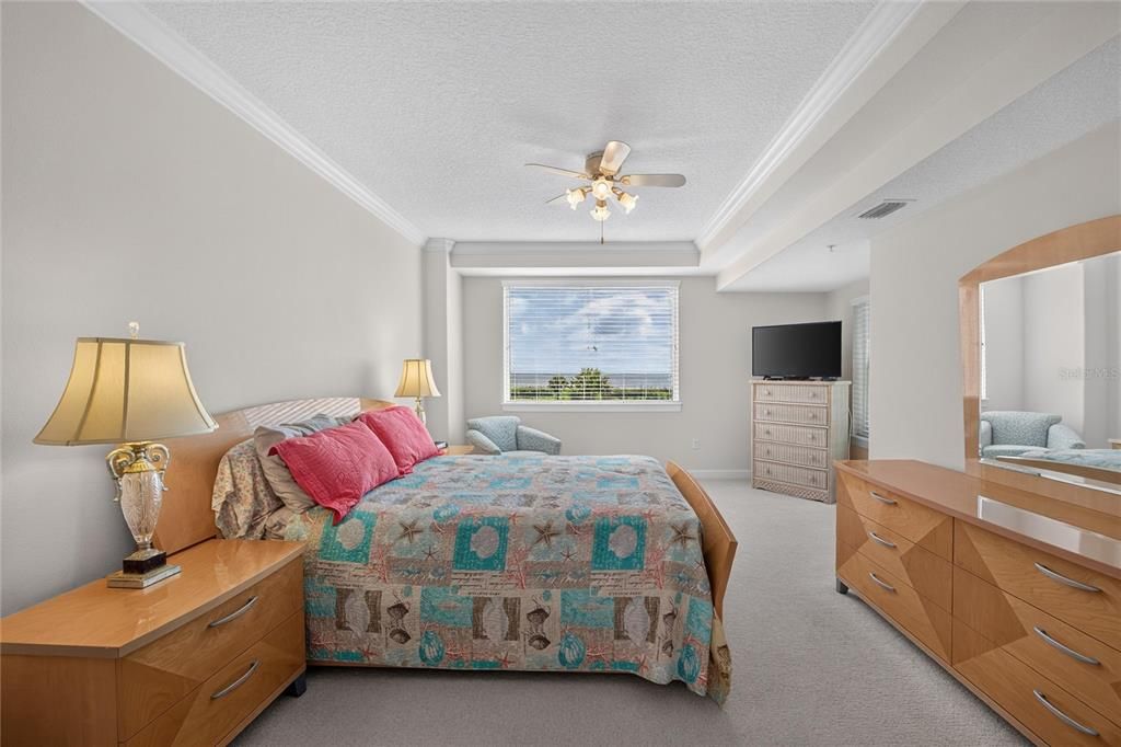 For Sale: $545,000 (3 beds, 2 baths, 1640 Square Feet)