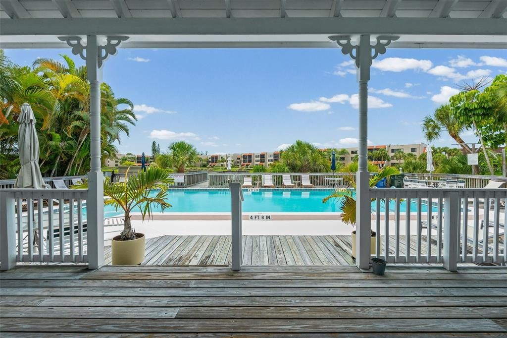 For Sale: $289,900 (2 beds, 2 baths, 1214 Square Feet)