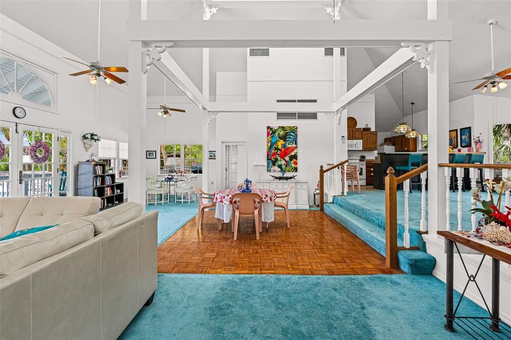For Sale: $289,900 (2 beds, 2 baths, 1214 Square Feet)