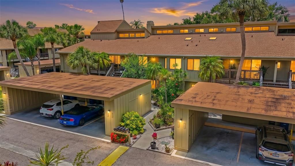 For Sale: $289,900 (2 beds, 2 baths, 1214 Square Feet)