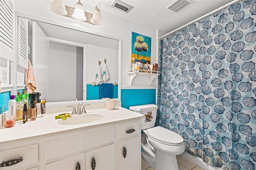 For Sale: $289,900 (2 beds, 2 baths, 1214 Square Feet)