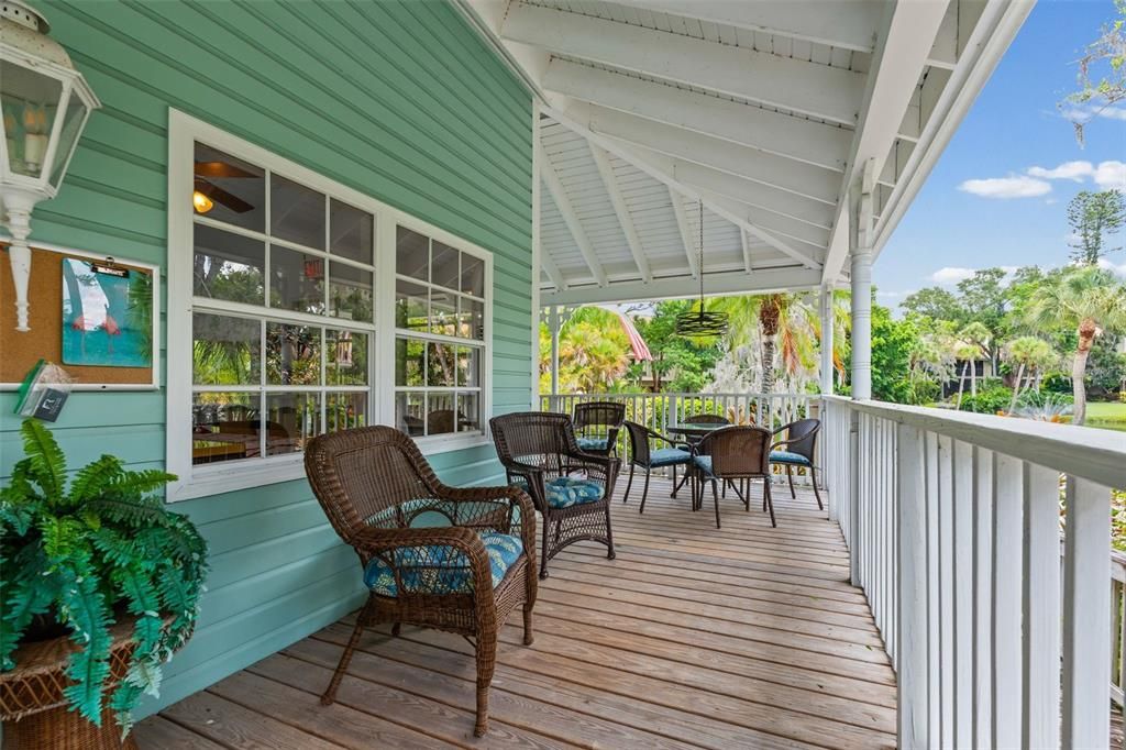 For Sale: $289,900 (2 beds, 2 baths, 1214 Square Feet)