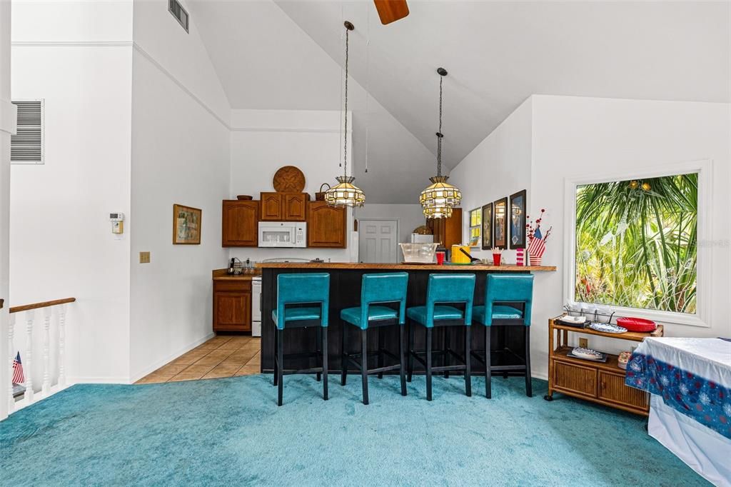 For Sale: $289,900 (2 beds, 2 baths, 1214 Square Feet)
