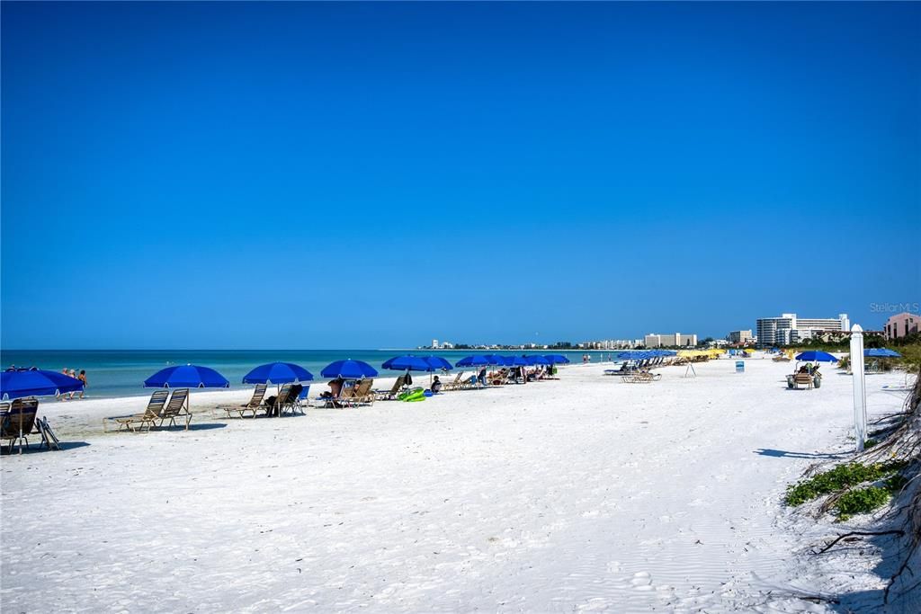For Sale: $289,900 (2 beds, 2 baths, 1214 Square Feet)