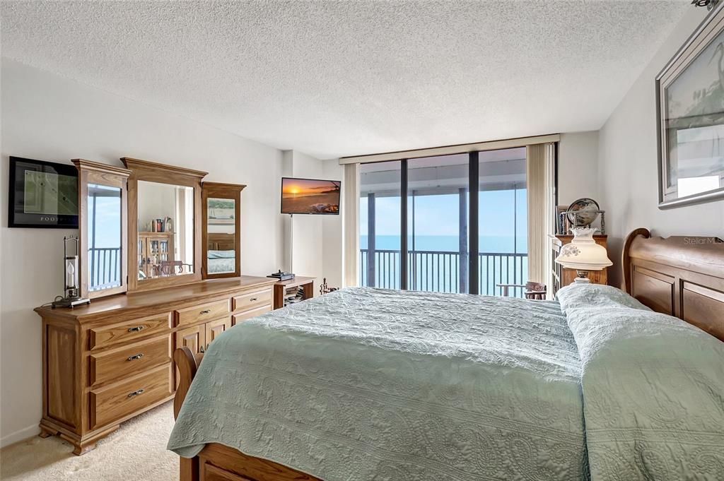 For Sale: $750,000 (2 beds, 2 baths, 1167 Square Feet)