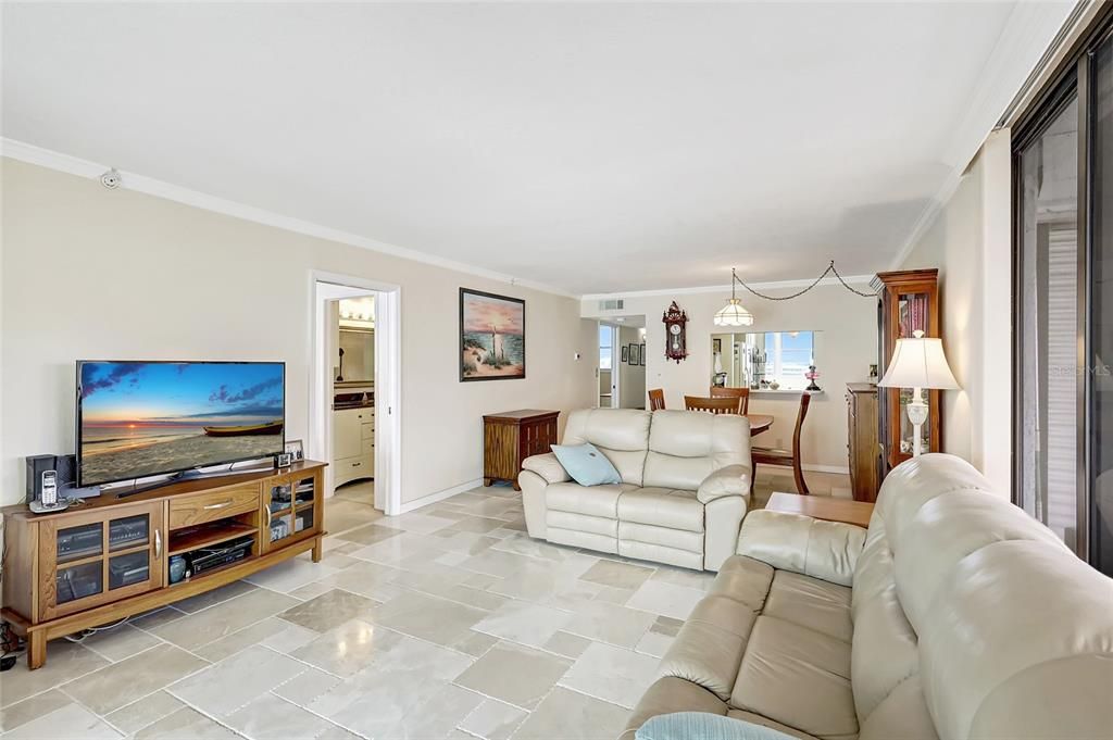 For Sale: $750,000 (2 beds, 2 baths, 1167 Square Feet)
