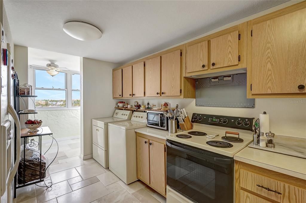 For Sale: $750,000 (2 beds, 2 baths, 1167 Square Feet)