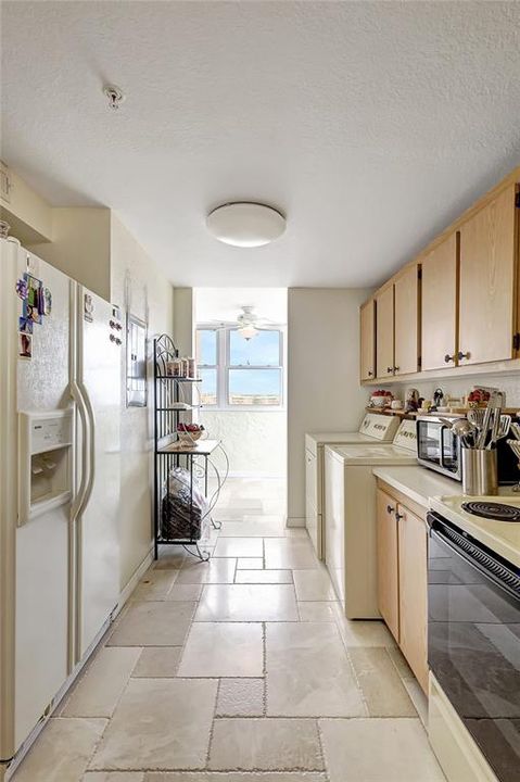 For Sale: $750,000 (2 beds, 2 baths, 1167 Square Feet)