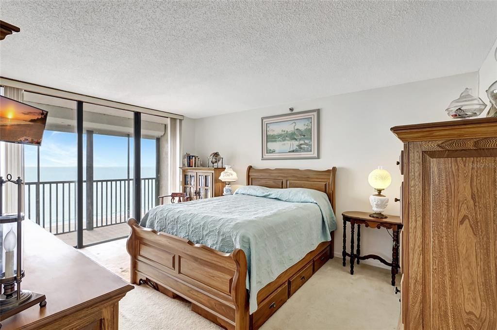 For Sale: $750,000 (2 beds, 2 baths, 1167 Square Feet)