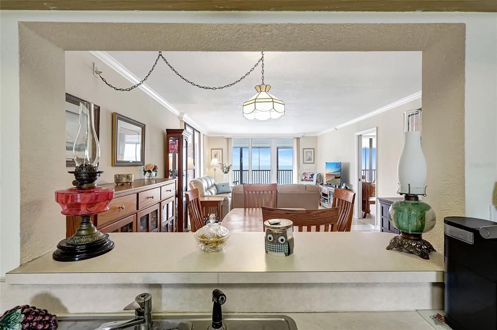 For Sale: $750,000 (2 beds, 2 baths, 1167 Square Feet)