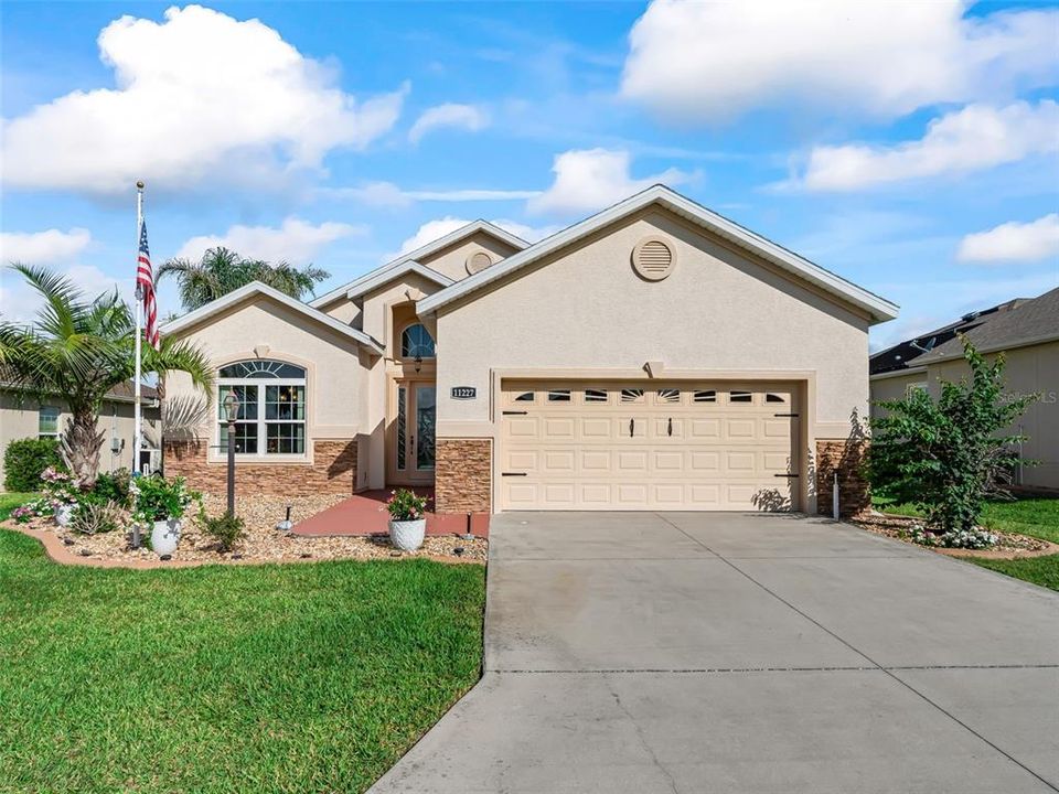 For Sale: $445,000 (3 beds, 2 baths, 1735 Square Feet)