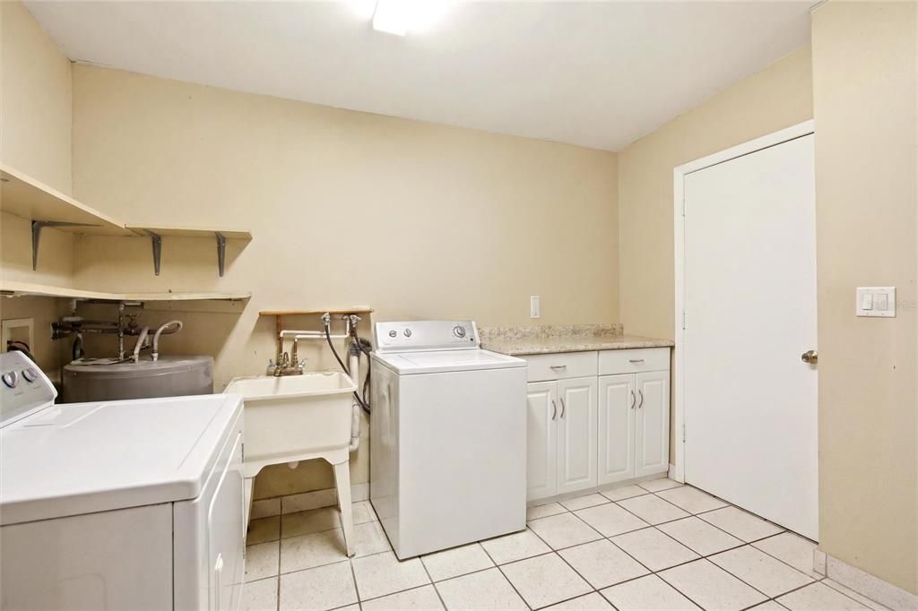 For Sale: $254,900 (2 beds, 2 baths, 1130 Square Feet)