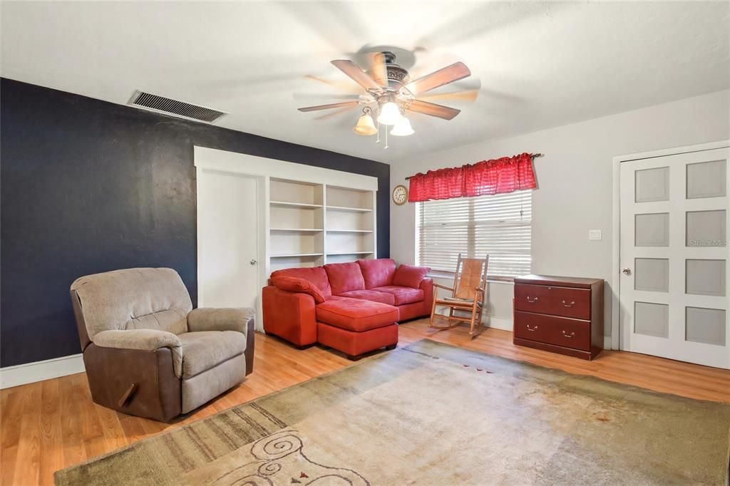 For Sale: $254,900 (2 beds, 2 baths, 1130 Square Feet)
