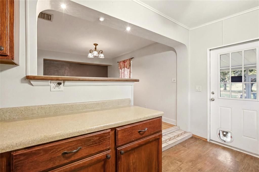 For Sale: $254,900 (2 beds, 2 baths, 1130 Square Feet)