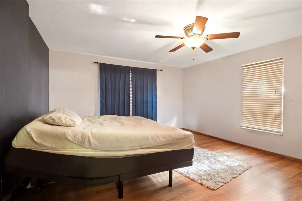 For Sale: $254,900 (2 beds, 2 baths, 1130 Square Feet)