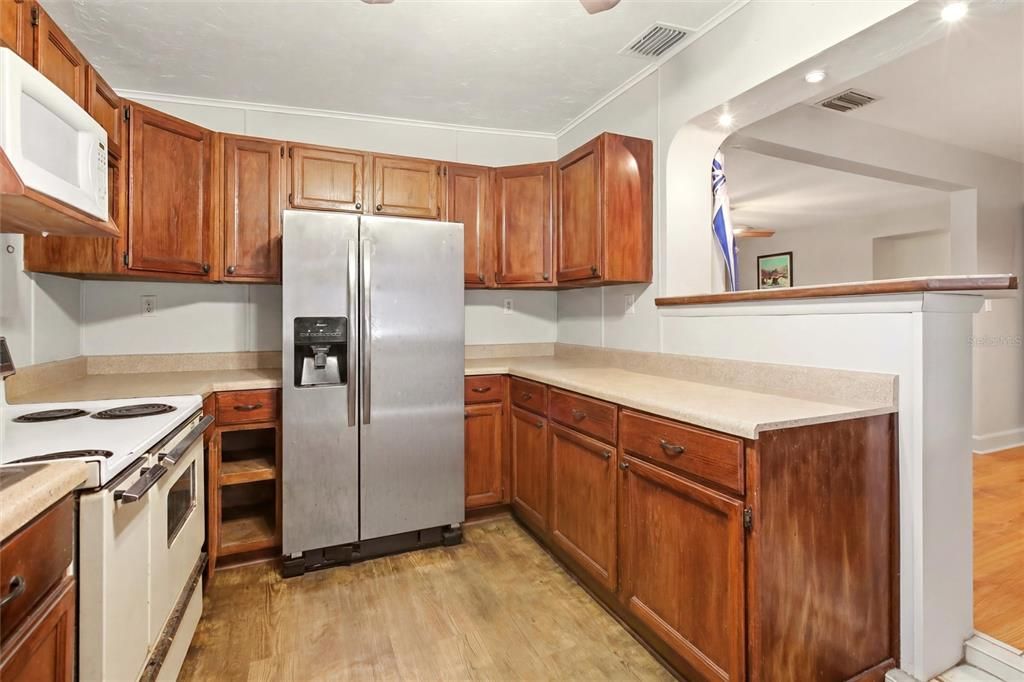 For Sale: $254,900 (2 beds, 2 baths, 1130 Square Feet)