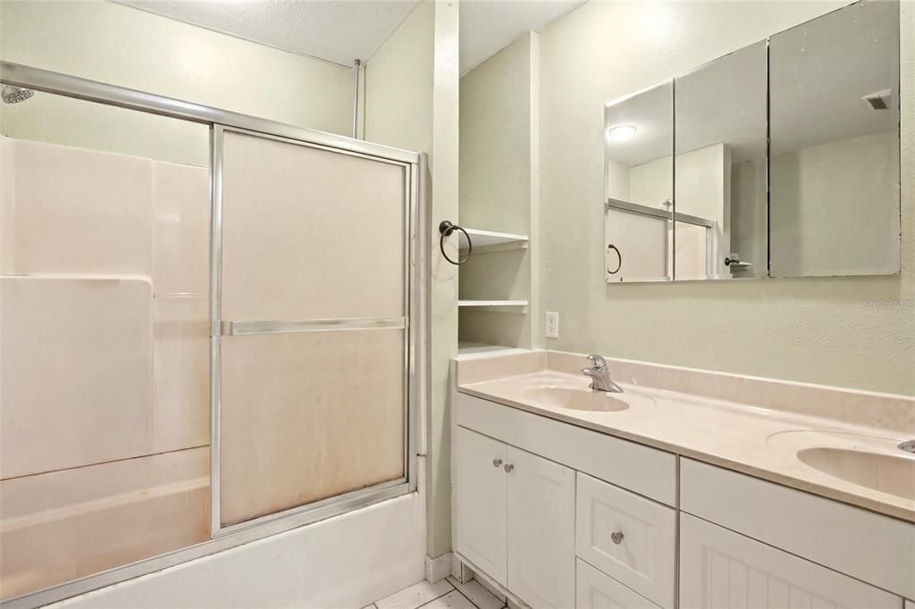 For Sale: $254,900 (2 beds, 2 baths, 1130 Square Feet)