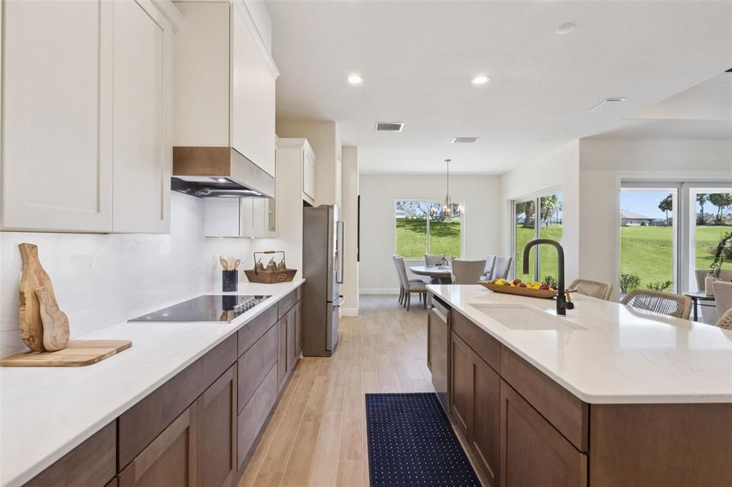 En Venta: $649,900 (3 camas, 3 baños, 2532 Pies cuadrados)