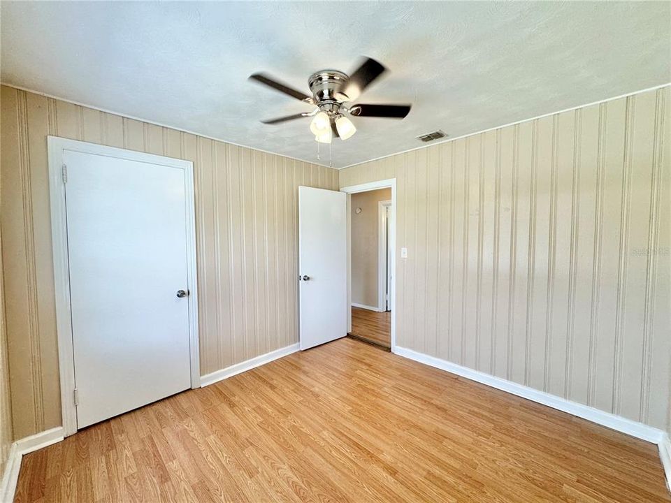 For Sale: $189,000 (3 beds, 1 baths, 1080 Square Feet)