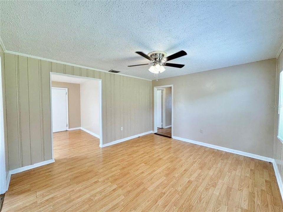 For Sale: $189,000 (3 beds, 1 baths, 1080 Square Feet)