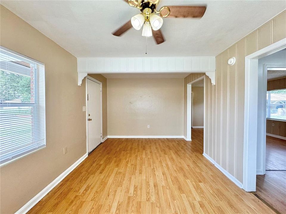 For Sale: $189,000 (3 beds, 1 baths, 1080 Square Feet)