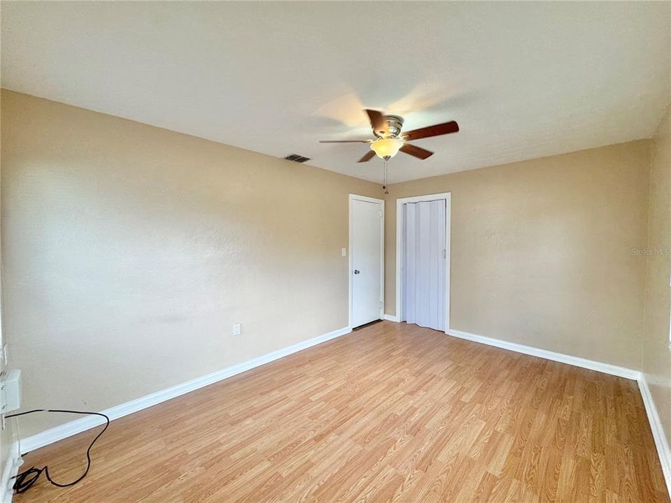For Sale: $189,000 (3 beds, 1 baths, 1080 Square Feet)