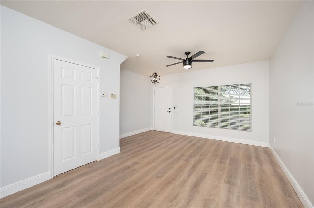 В аренду: $1,800 (2 спален, 2 ванн, 1095 Квадратных фут)