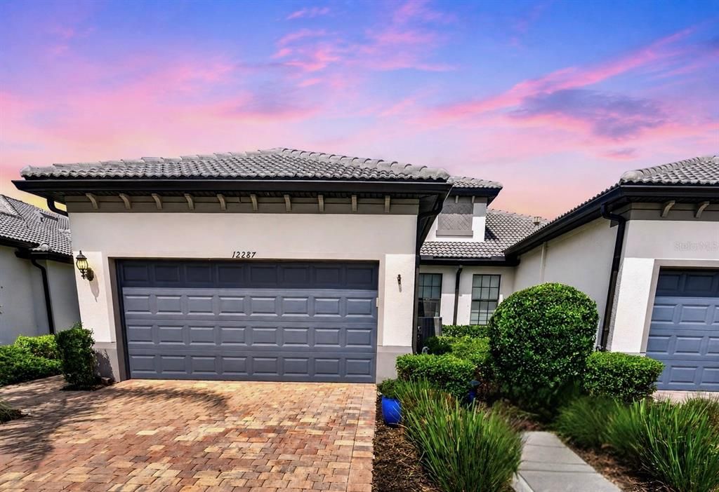 For Sale: $489,000 (2 beds, 2 baths, 1548 Square Feet)