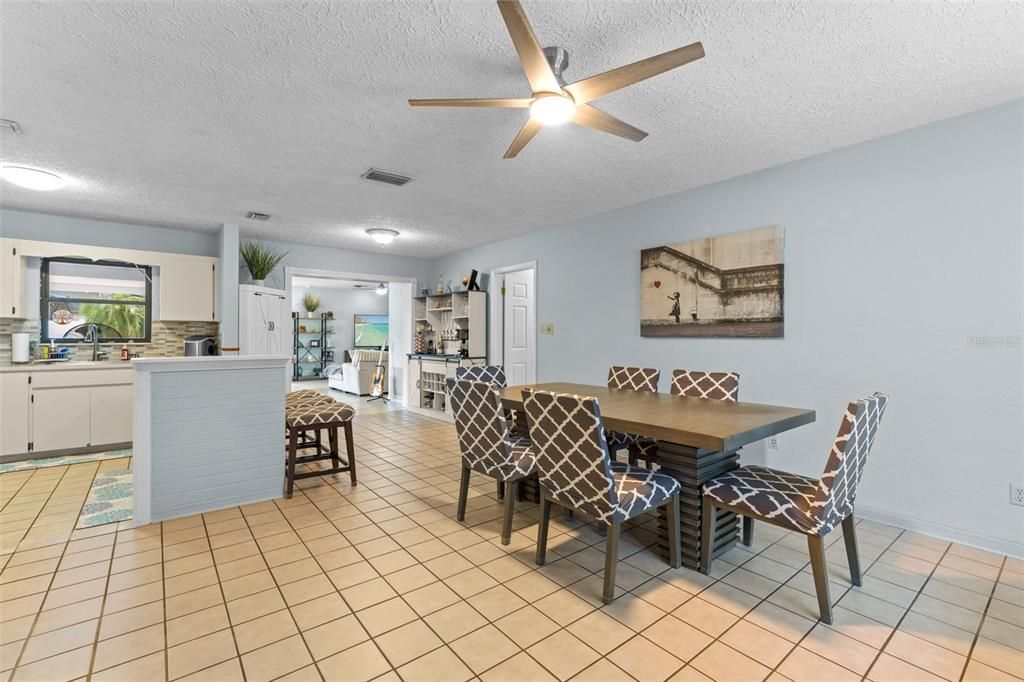 For Sale: $569,000 (4 beds, 2 baths, 1786 Square Feet)