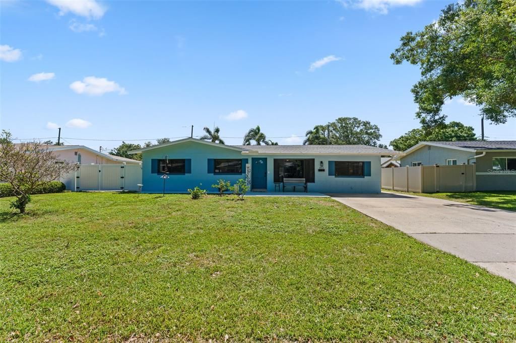For Sale: $569,000 (4 beds, 2 baths, 1786 Square Feet)