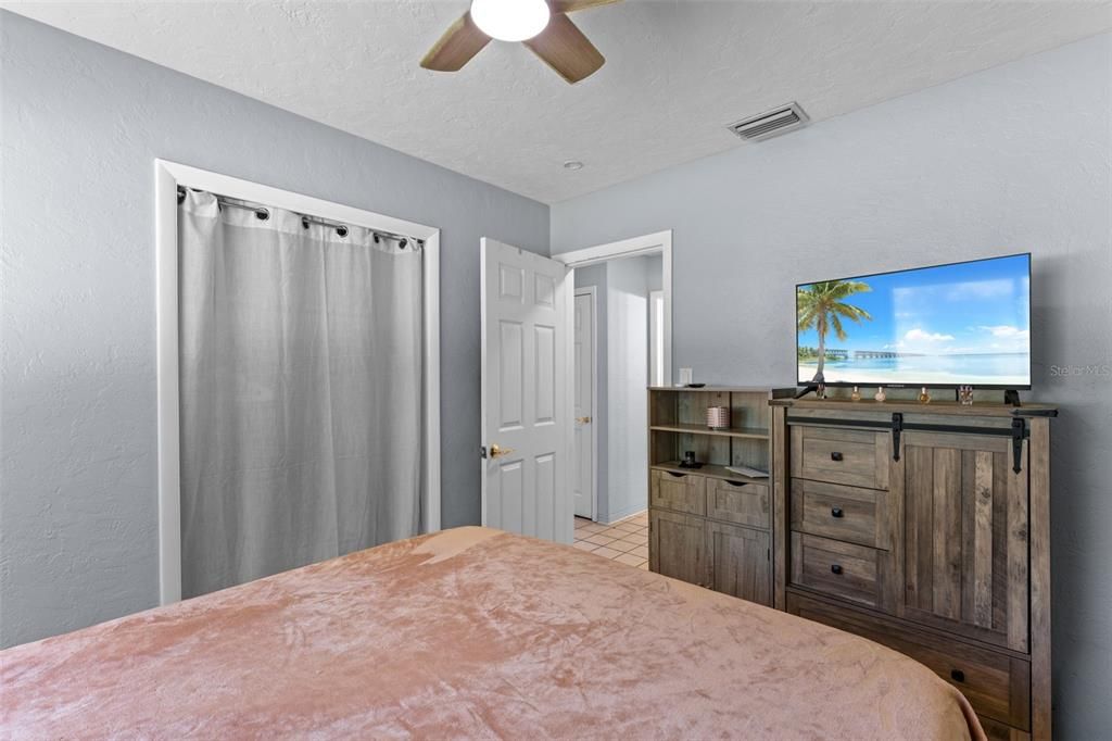 For Sale: $569,000 (4 beds, 2 baths, 1786 Square Feet)