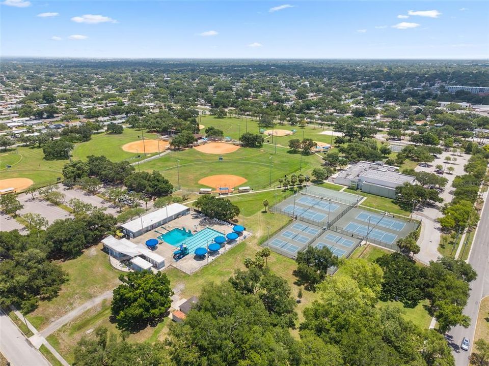 For Sale: $569,000 (4 beds, 2 baths, 1786 Square Feet)