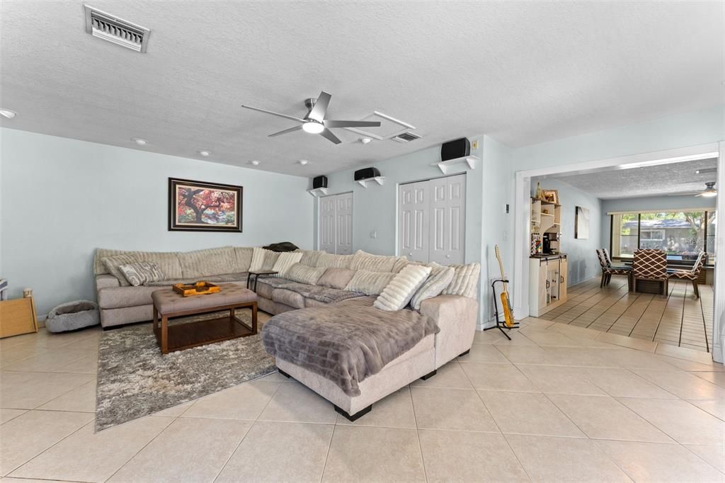 For Sale: $569,000 (4 beds, 2 baths, 1786 Square Feet)