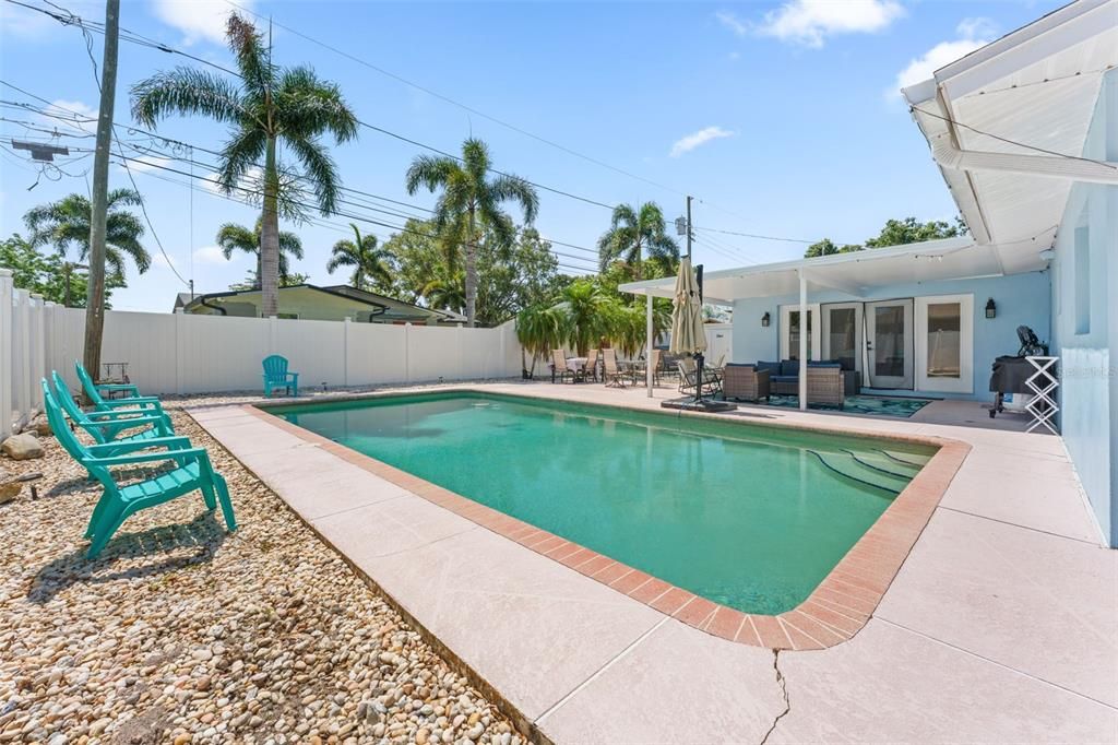 For Sale: $569,000 (4 beds, 2 baths, 1786 Square Feet)