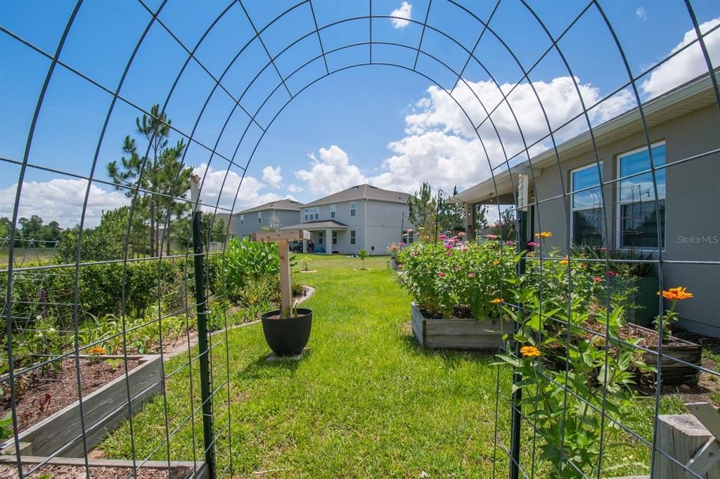 На продажу: $560,000 (4 спален, 2 ванн, 2236 Квадратных фут)