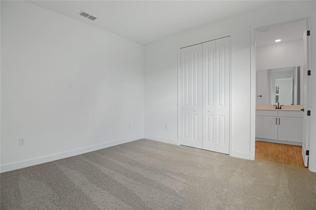 En Venta: $574,999 (5 camas, 3 baños, 3030 Pies cuadrados)