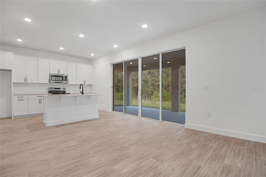 En Venta: $574,999 (5 camas, 3 baños, 3030 Pies cuadrados)