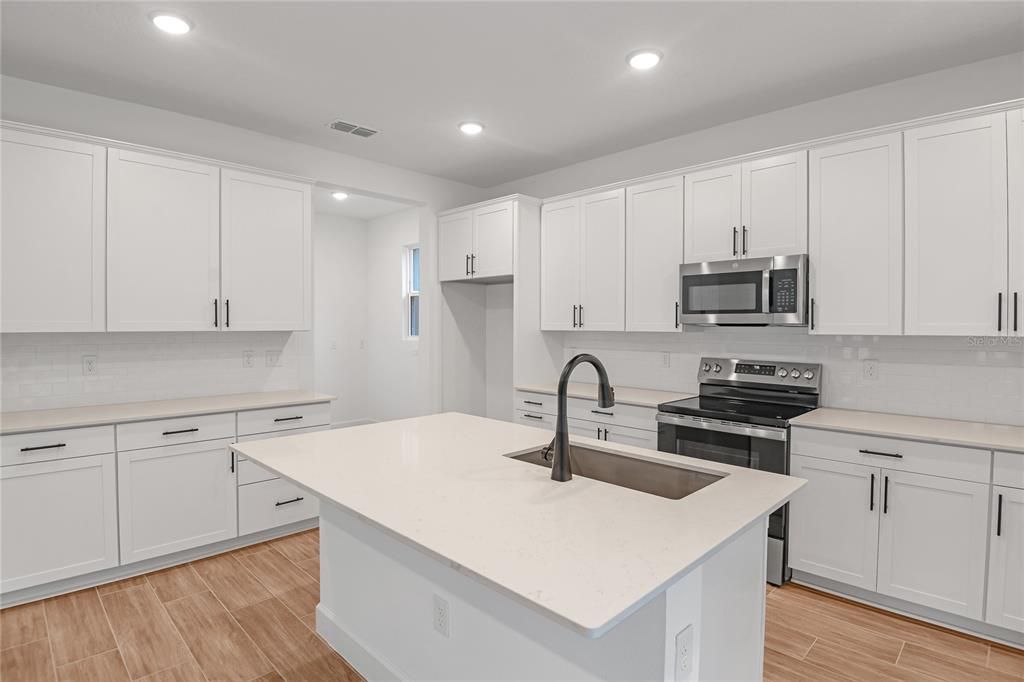 En Venta: $574,999 (5 camas, 3 baños, 3030 Pies cuadrados)