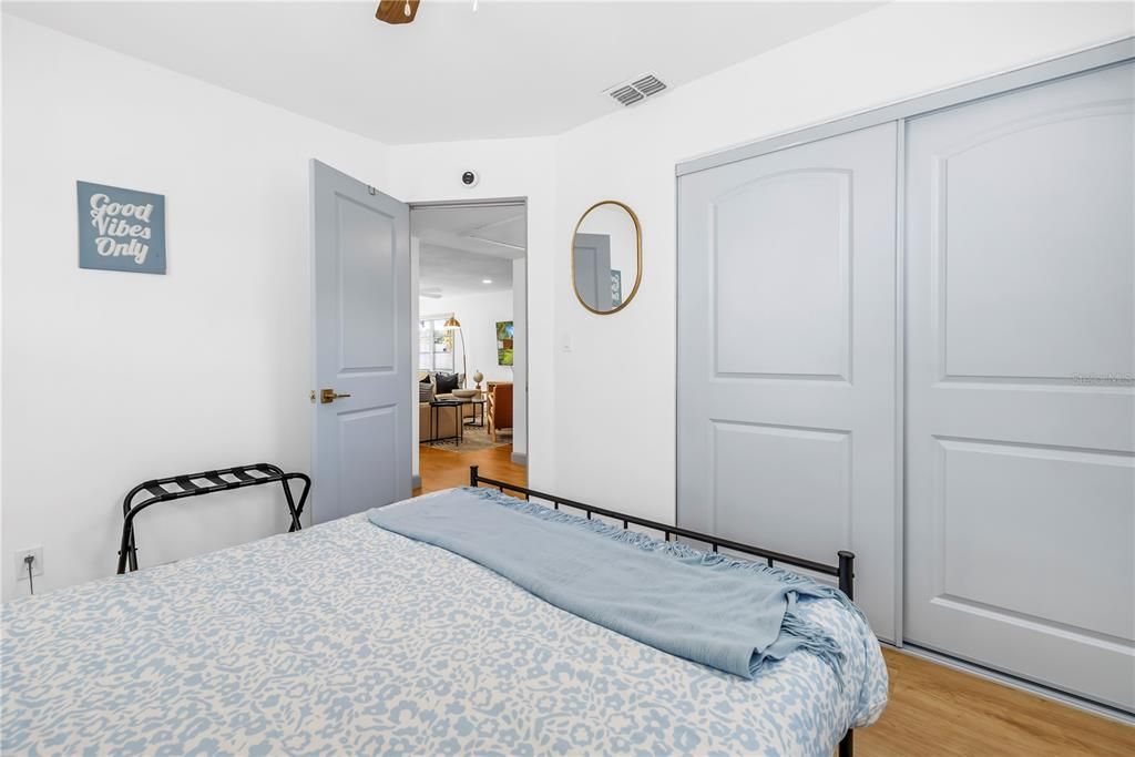 For Rent: $2,950 (3 beds, 1 baths, 960 Square Feet)