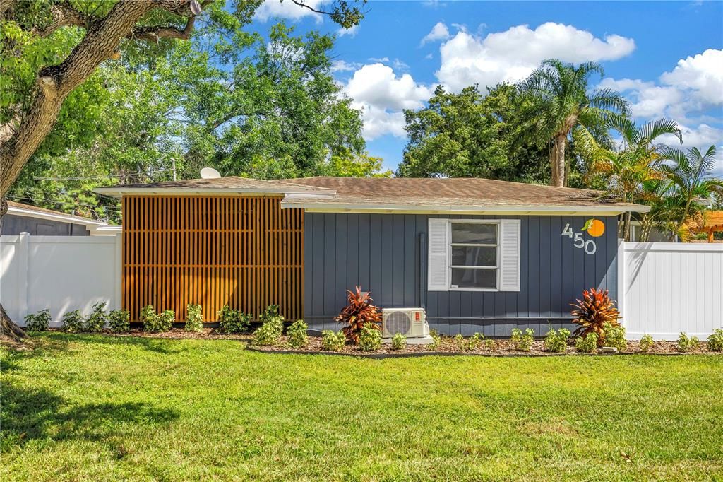 For Rent: $2,950 (3 beds, 1 baths, 960 Square Feet)