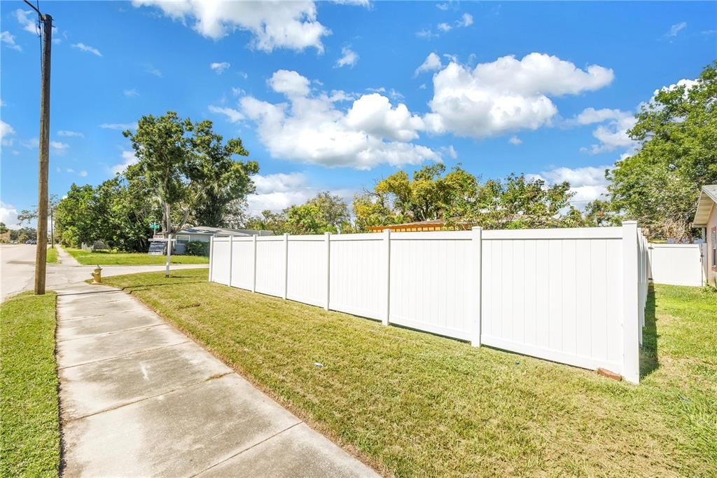 For Rent: $2,950 (3 beds, 1 baths, 960 Square Feet)