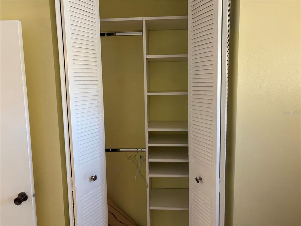 На продажу: $133,900 (2 спален, 1 ванн, 600 Квадратных фут)