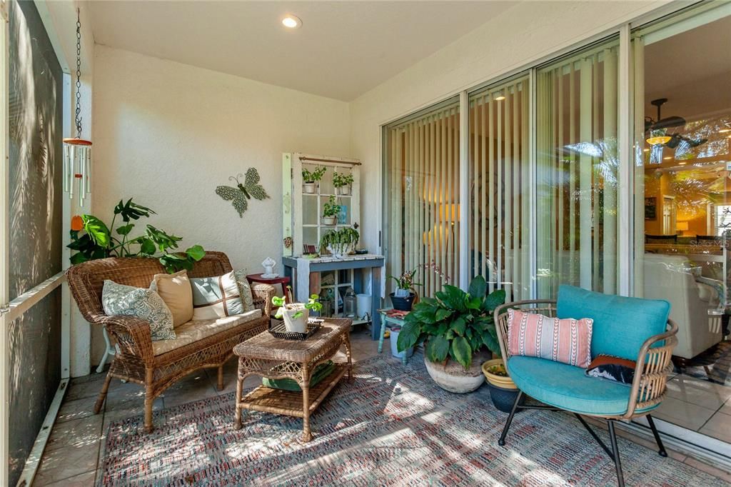 For Sale: $323,000 (2 beds, 2 baths, 1367 Square Feet)