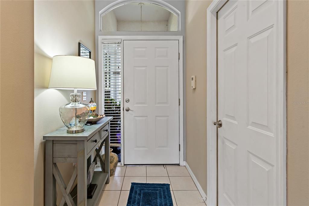 For Sale: $323,000 (2 beds, 2 baths, 1367 Square Feet)