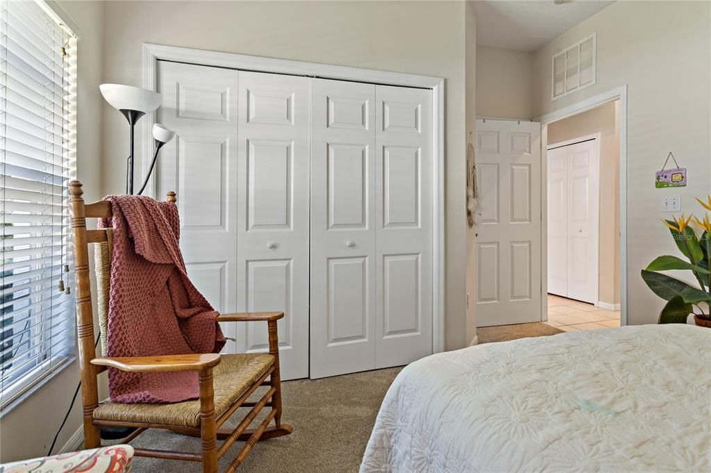 For Sale: $323,000 (2 beds, 2 baths, 1367 Square Feet)